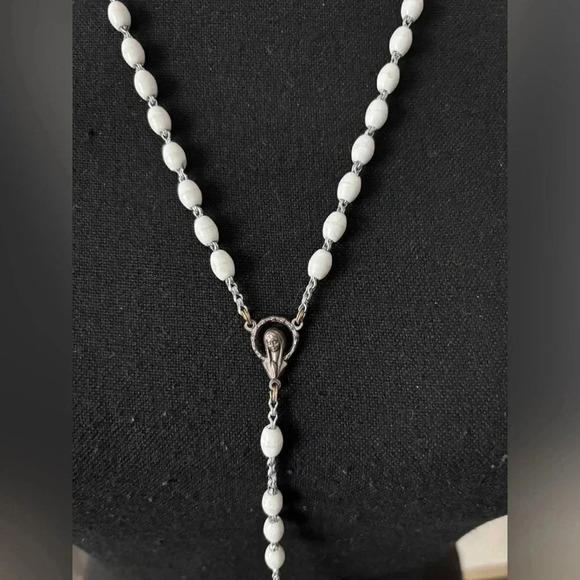 Estate Bundle | Rosary + Saint Anthony Prayer Necklaces - Picture 4 of 8